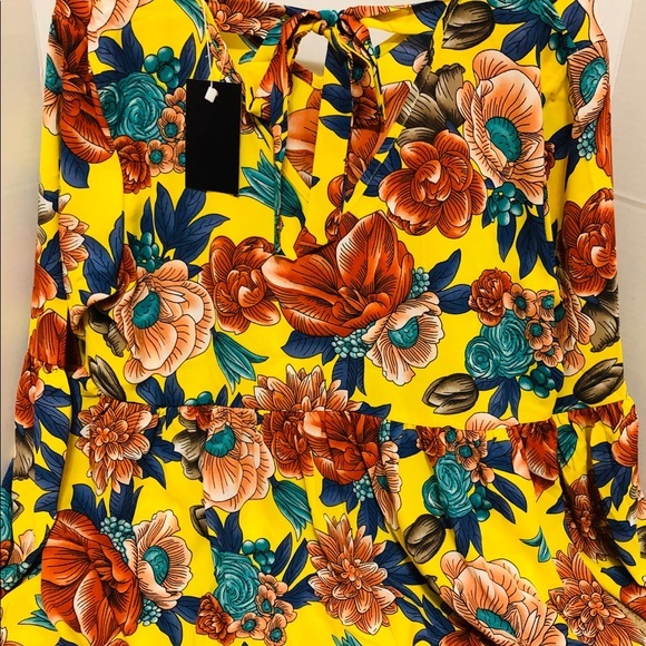 Boho Floral V-N City Front/Back Top - Picture 7 of 10